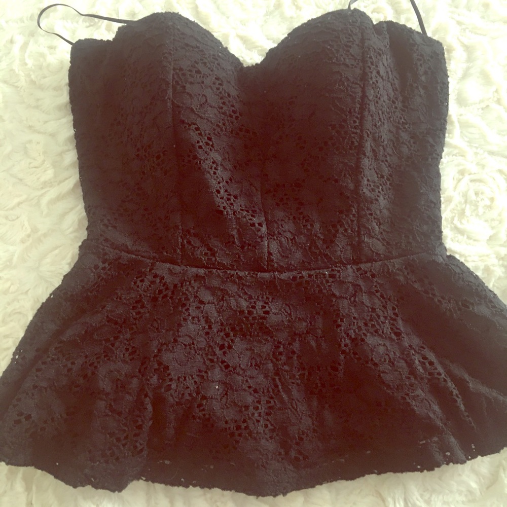 Strapless black shirt